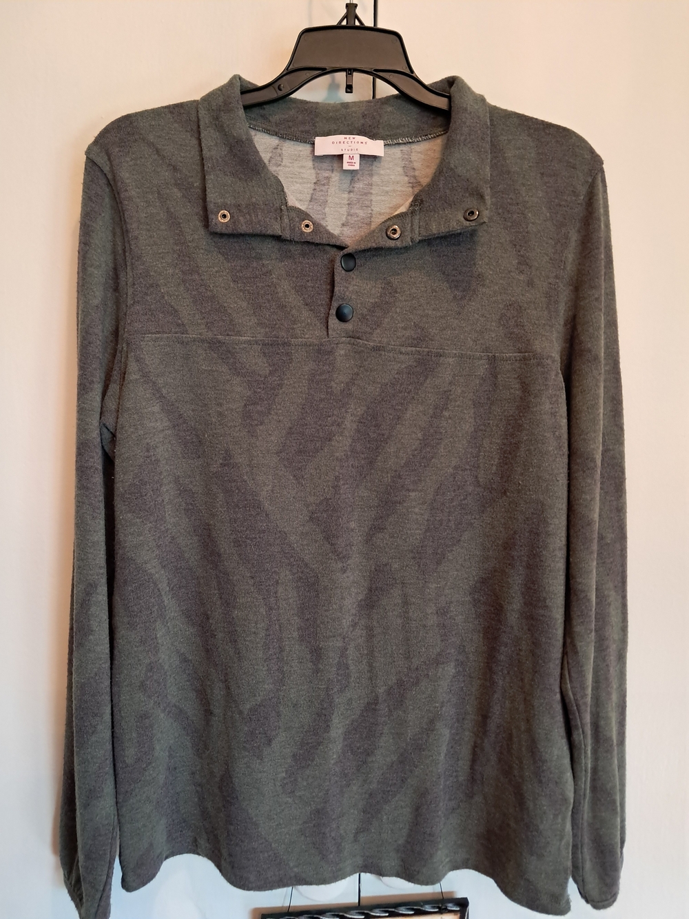 new directions Olive Green Long-Sleeve Henley Pullover
